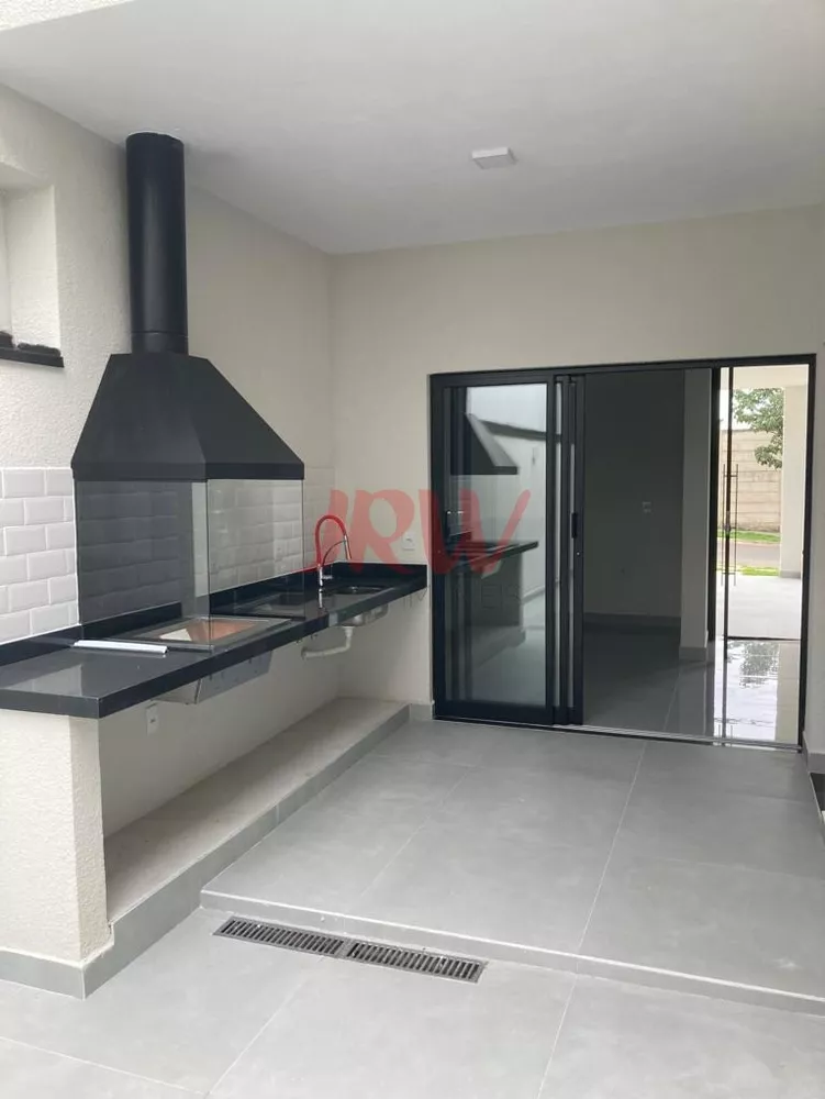 Casa à venda com 3 quartos, 105m² - Foto 2