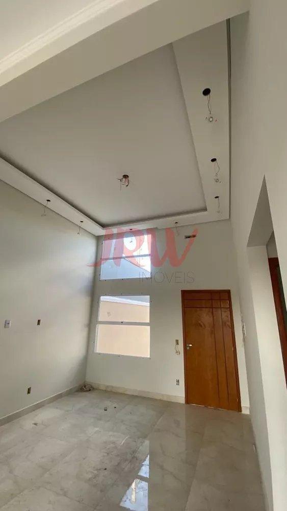 Casa à venda com 2 quartos, 97m² - Foto 4