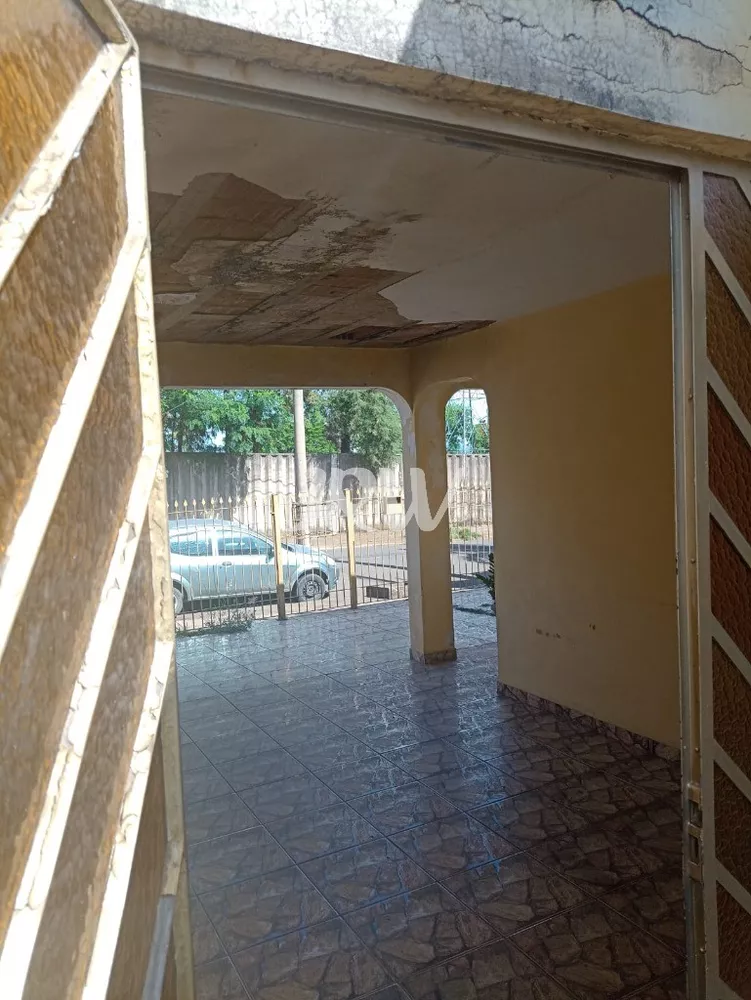 Casa à venda com 3 quartos, 250m² - Foto 4