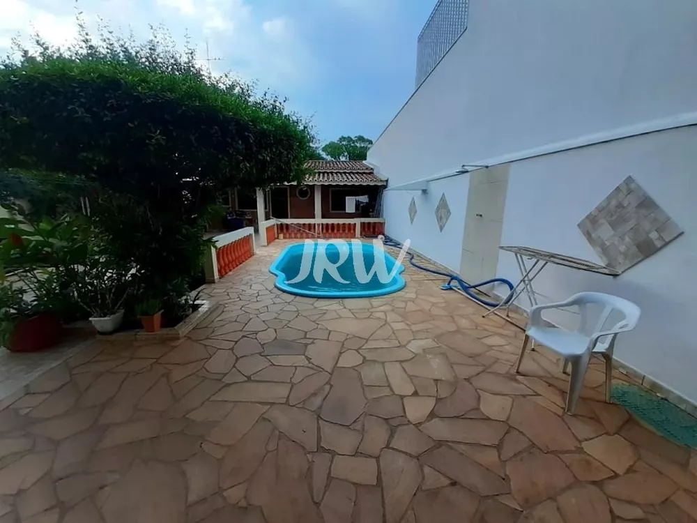 Casa à venda com 2 quartos, 300m² - Foto 5