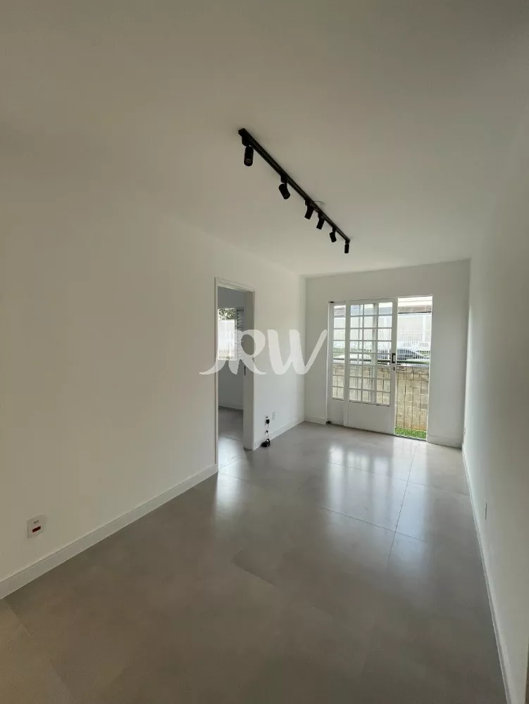 Apartamento à venda com 2 quartos, 42m² - Foto 2