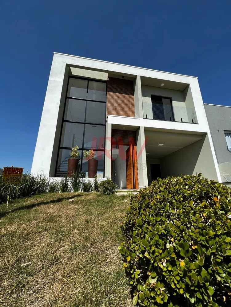 Casa à venda com 3 quartos, 215m² - Foto 2