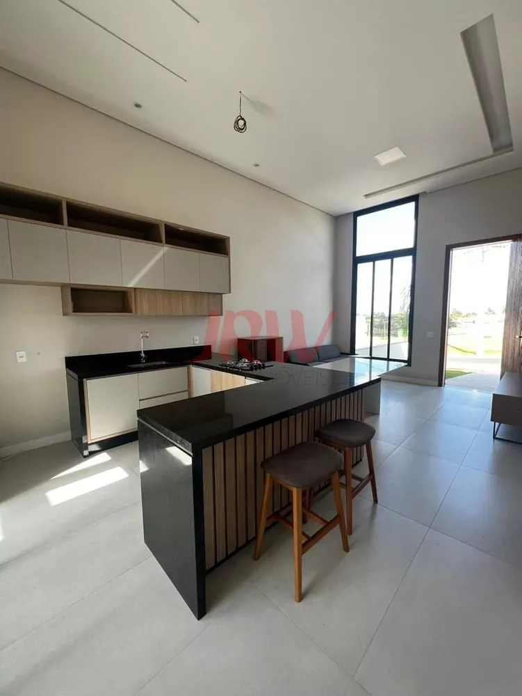 Casa à venda com 3 quartos, 140m² - Foto 2