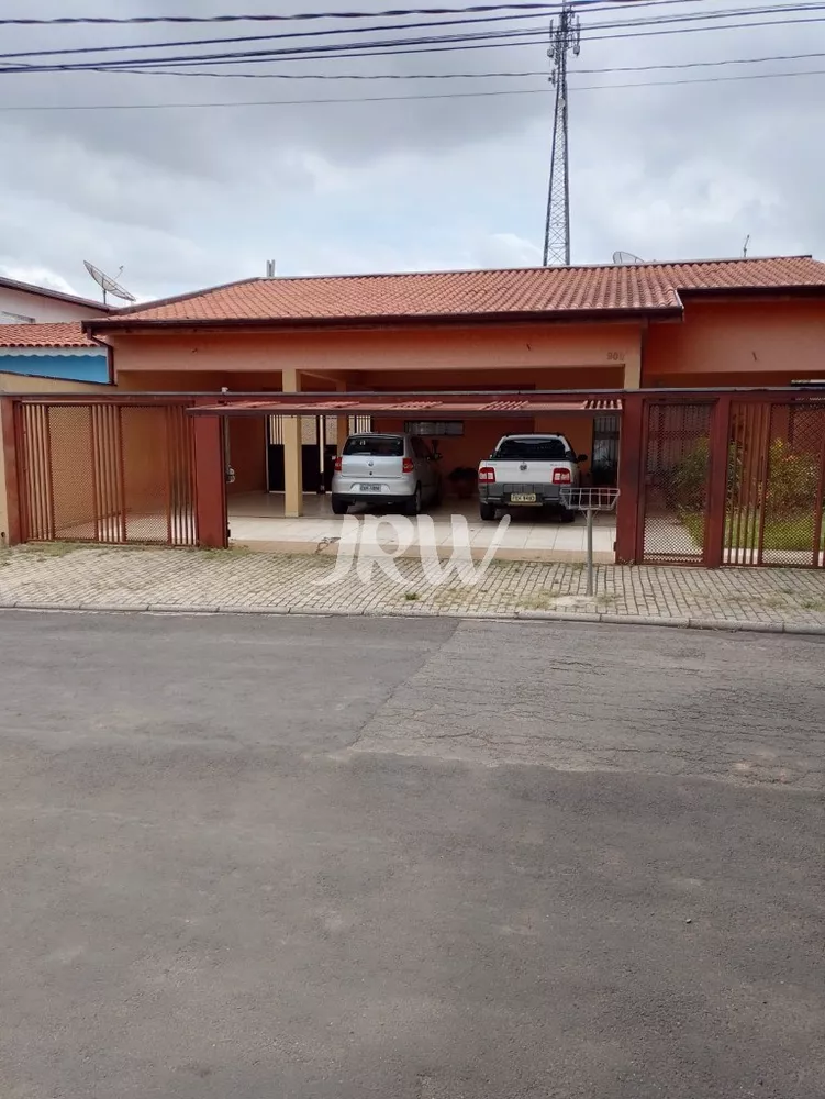 Casa à venda com 3 quartos, 300m² - Foto 1