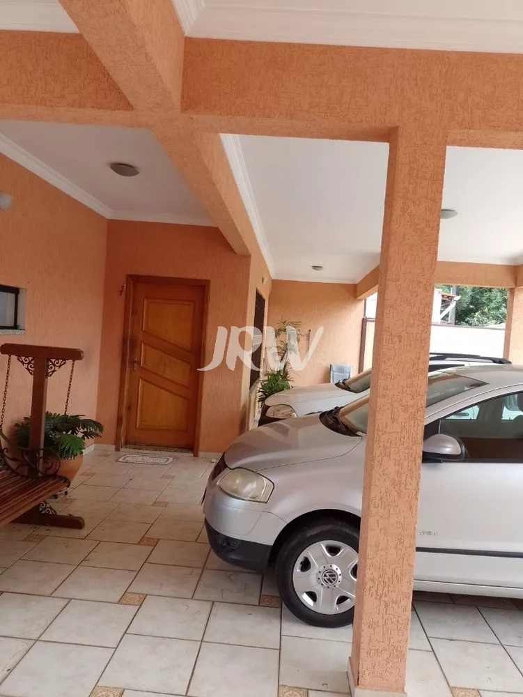 Casa à venda com 3 quartos, 300m² - Foto 2