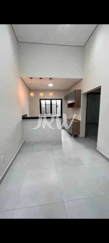 Casa à venda com 2 quartos, 150m² - Foto 1