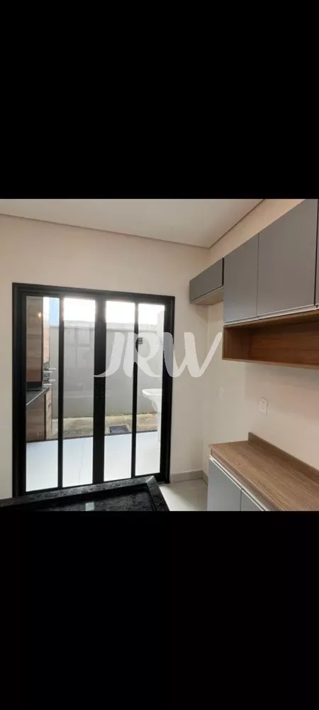 Casa à venda com 2 quartos, 150m² - Foto 4