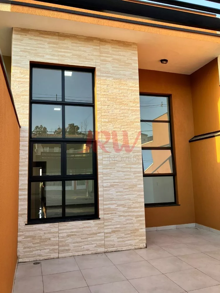 Casa à venda com 2 quartos, 125m² - Foto 1