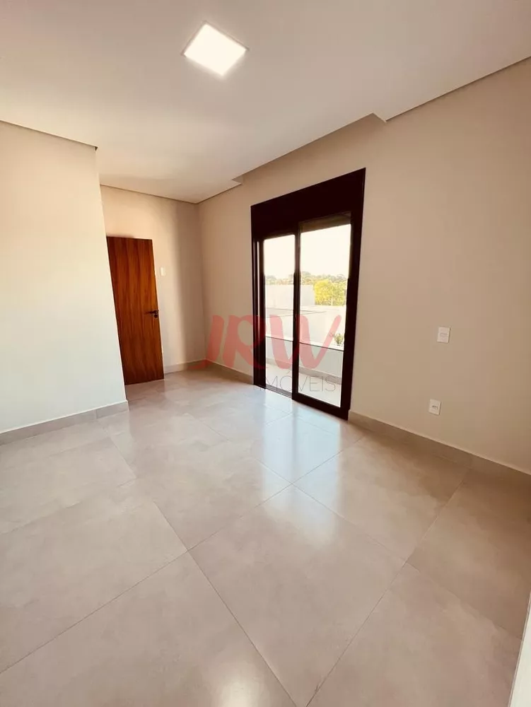 Casa à venda com 3 quartos, 305m² - Foto 2