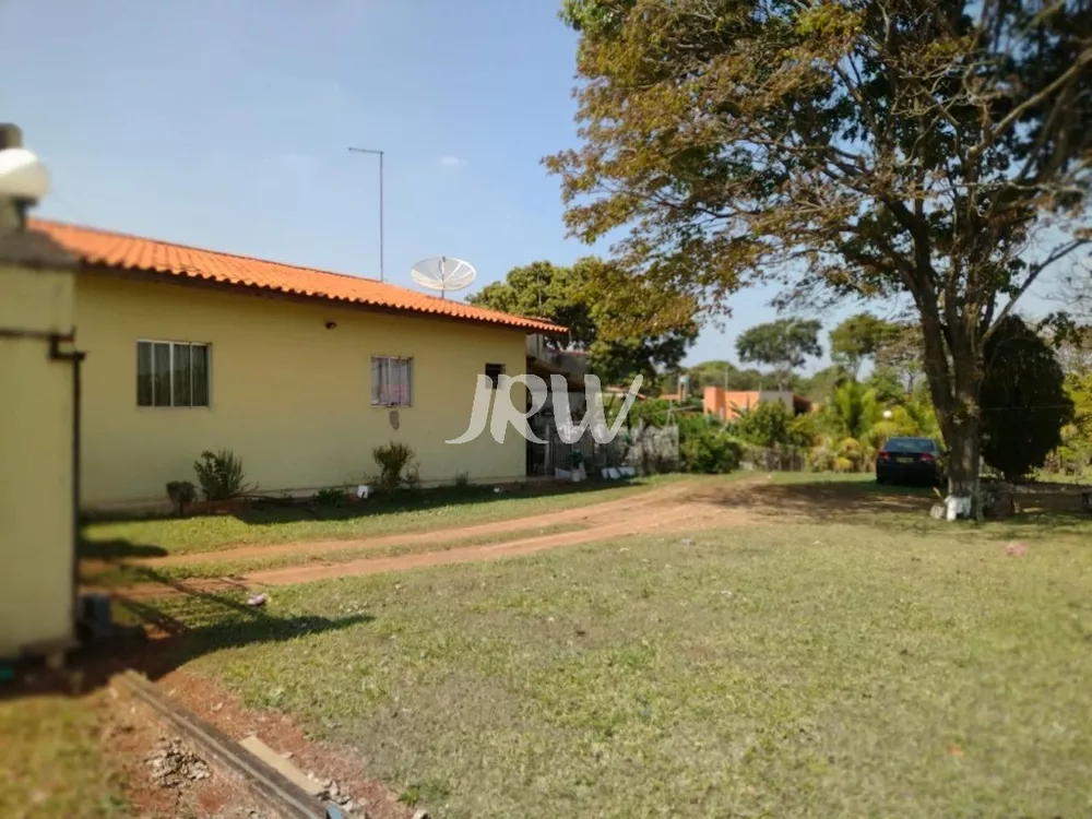 Chácara à venda com 2 quartos, 1070m² - Foto 1