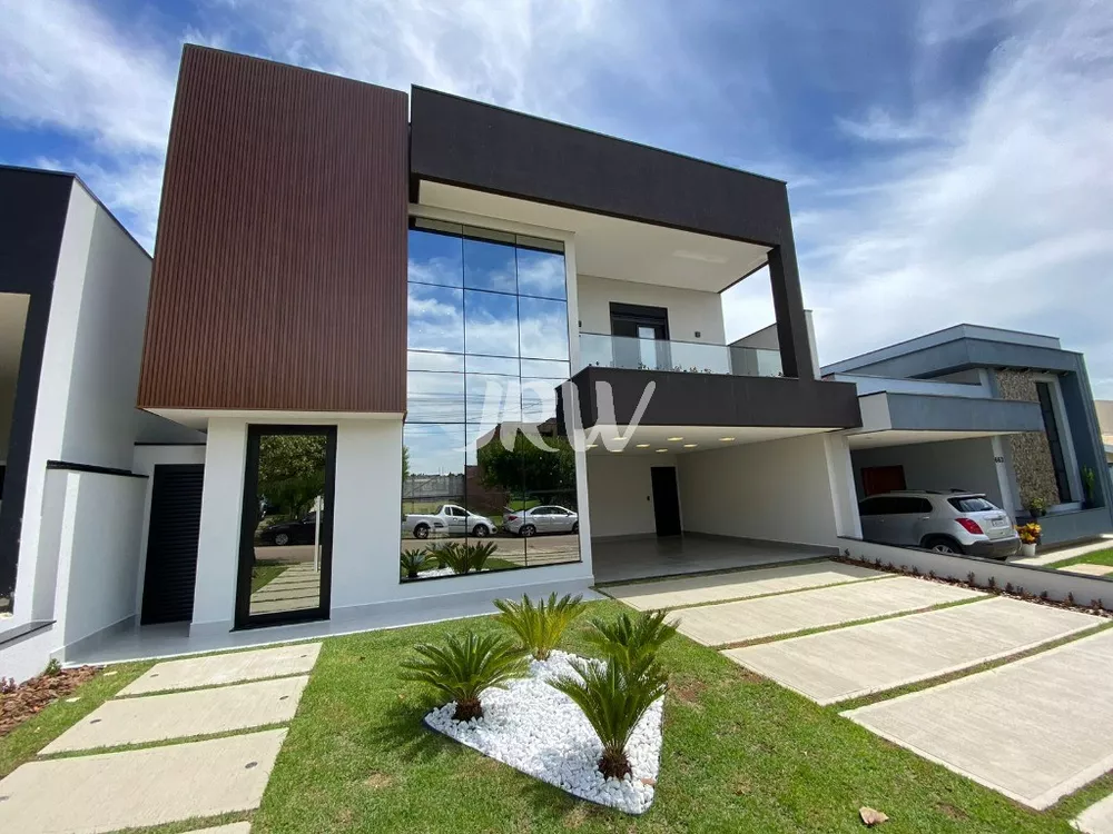 Casa à venda com 3 quartos, 337m² - Foto 1