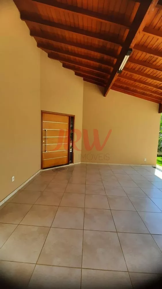 Casa à venda com 3 quartos, 303m² - Foto 4