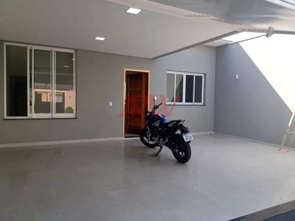 Casa à venda com 3 quartos, 150m² - Foto 1