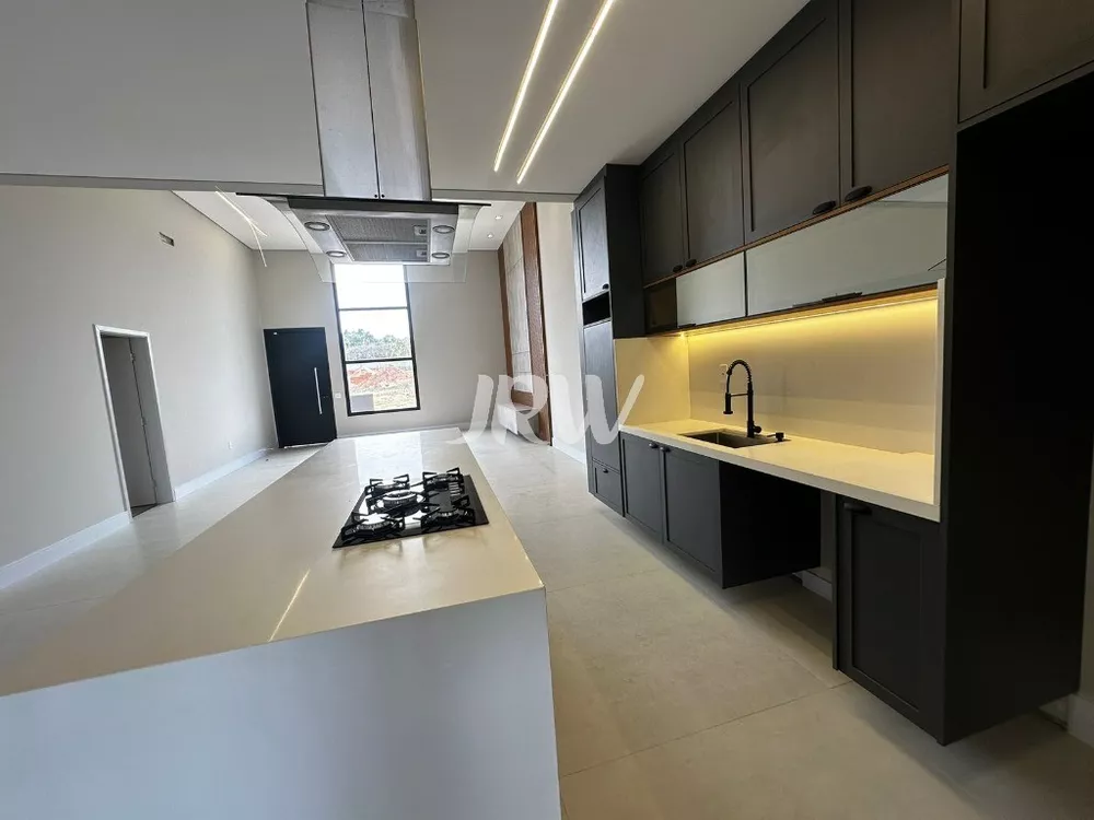 Casa à venda com 3 quartos, 360m² - Foto 2