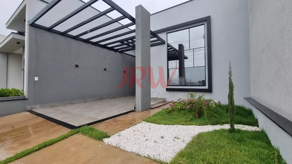 Casa à venda com 3 quartos, 133m² - Foto 1