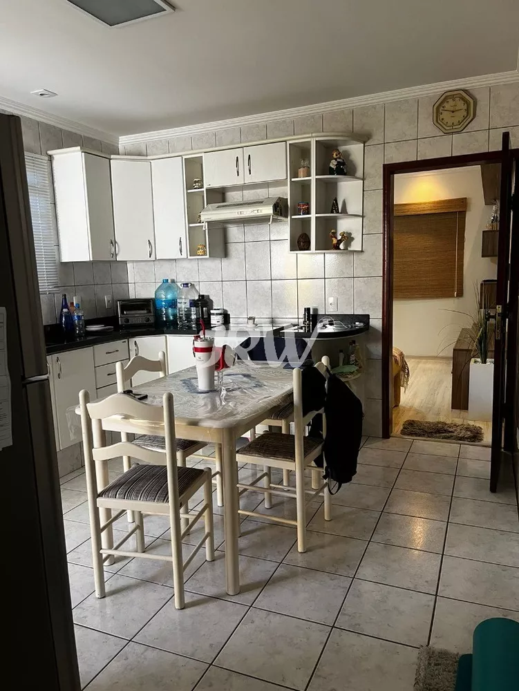 Casa à venda com 2 quartos, 125m² - Foto 4