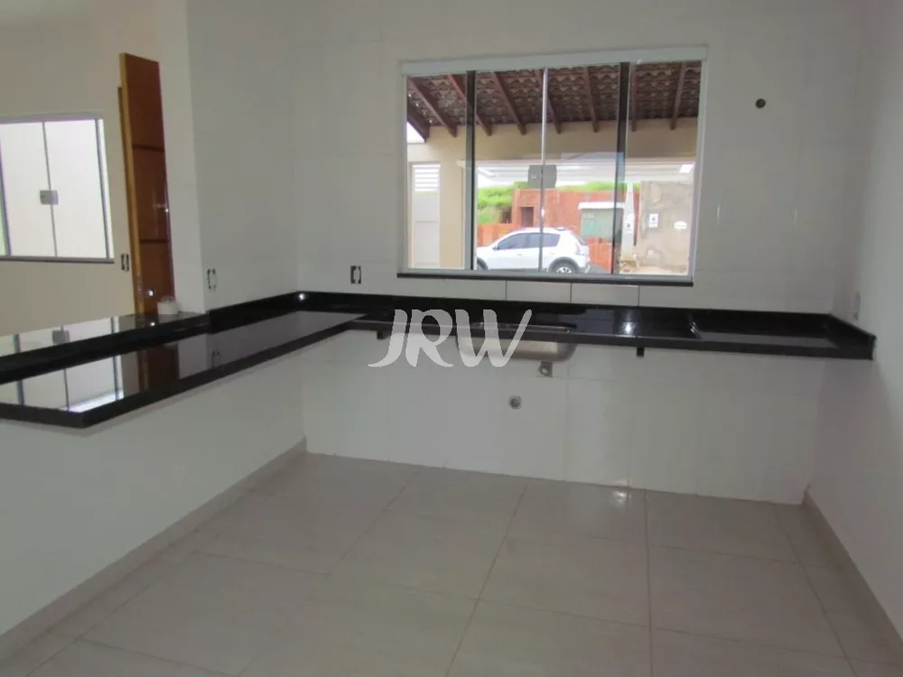 Casa à venda com 2 quartos, 150m² - Foto 4