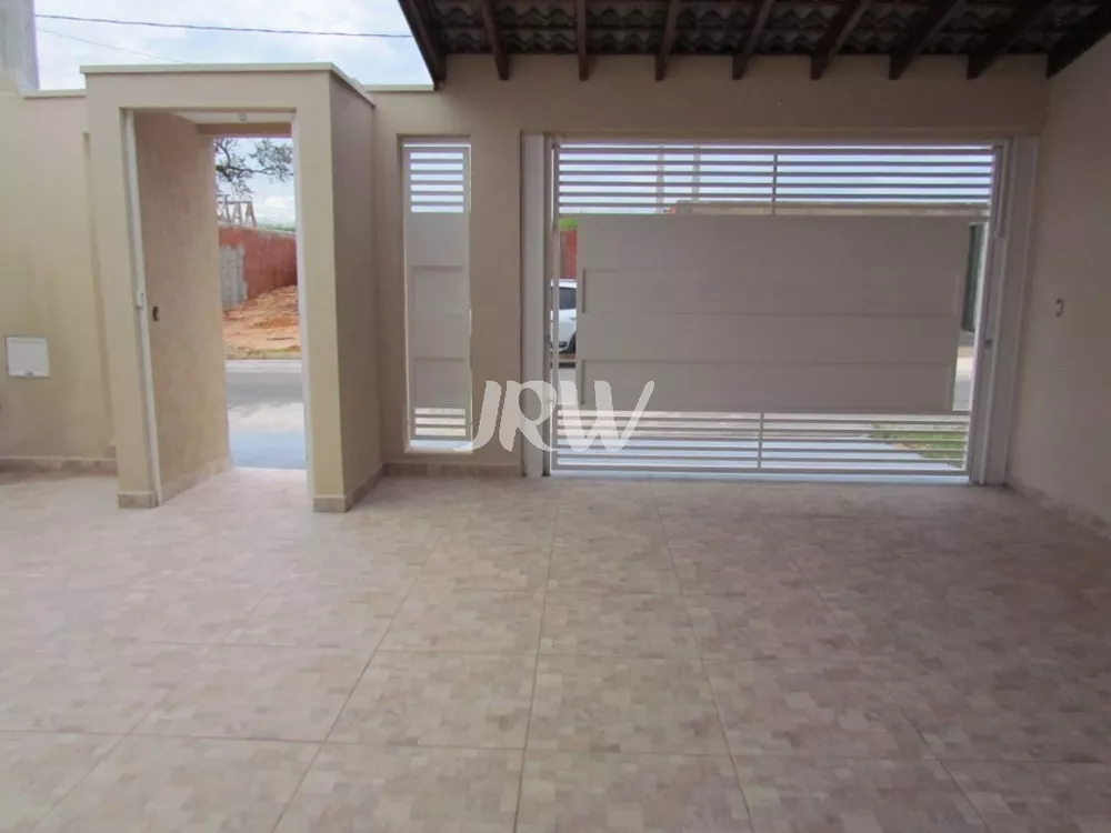 Casa à venda com 2 quartos, 150m² - Foto 2