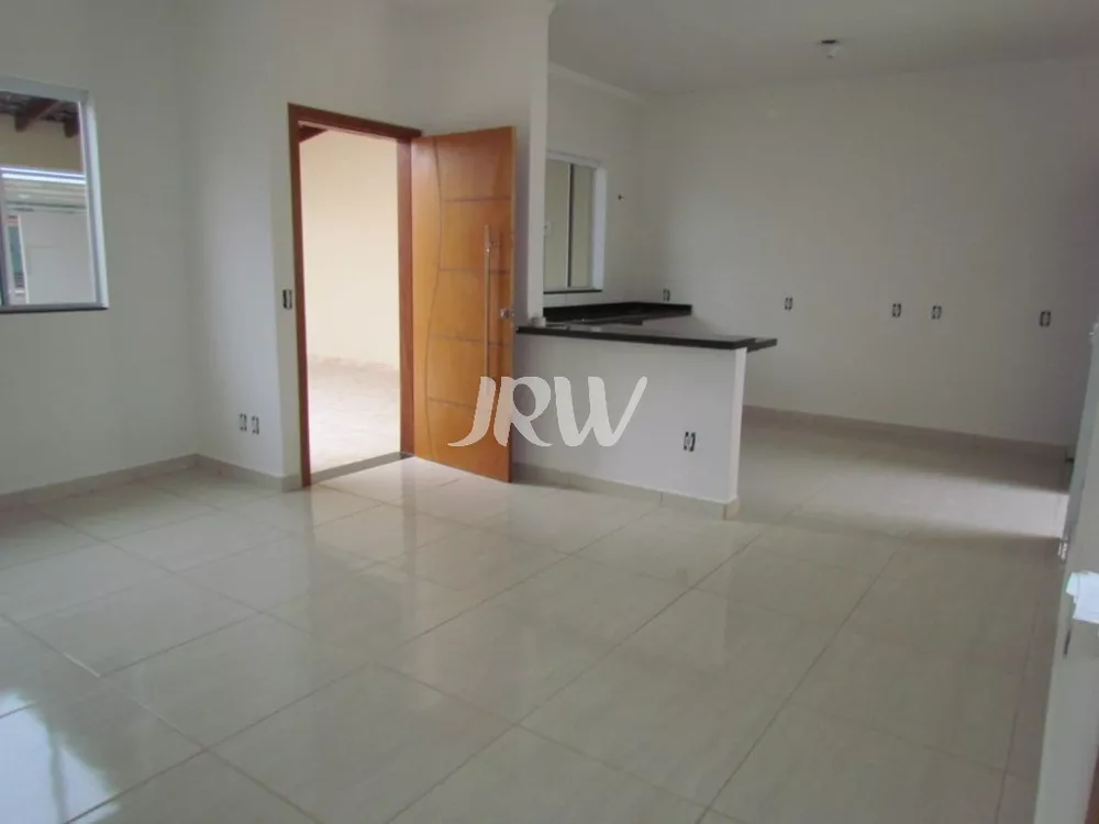 Casa à venda com 2 quartos, 150m² - Foto 3