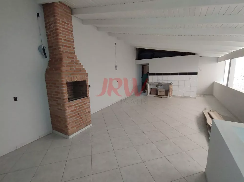 Casa à venda com 4 quartos, 130m² - Foto 1