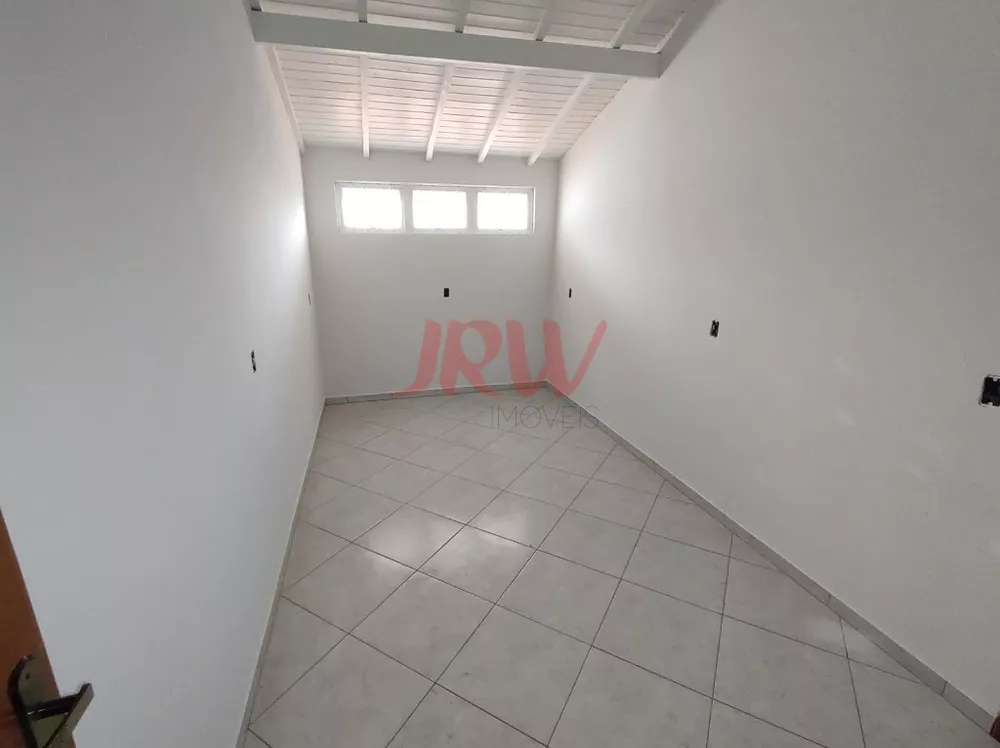 Casa à venda com 4 quartos, 130m² - Foto 4