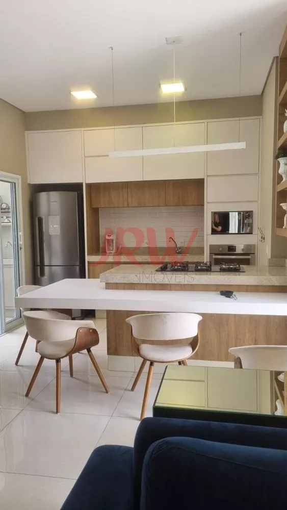 Casa à venda com 3 quartos, 150m² - Foto 1