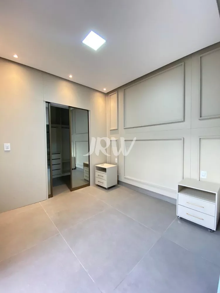 Casa à venda com 4 quartos, 246m² - Foto 3