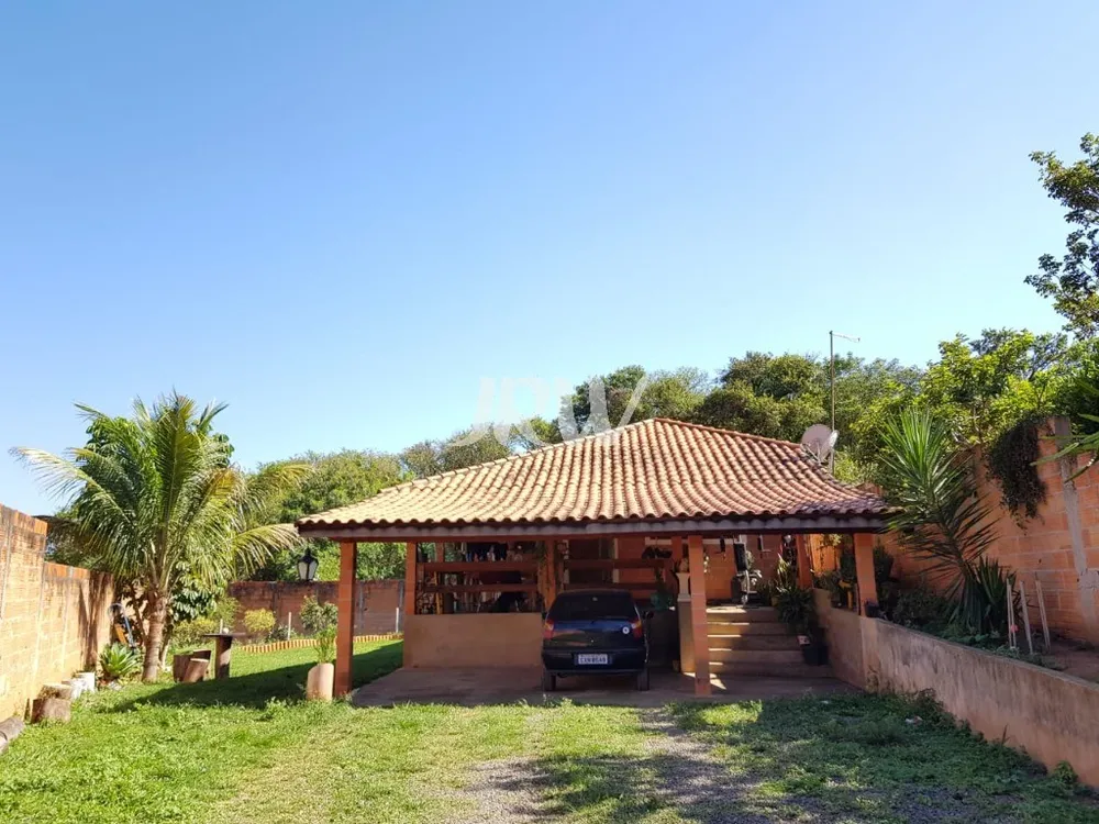 Chácara, 3 quartos, 900 m² - Foto 1