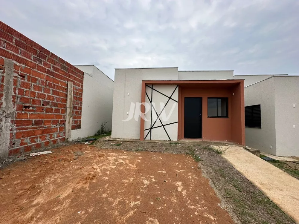 Casa à venda com 2 quartos, 150m² - Foto 1