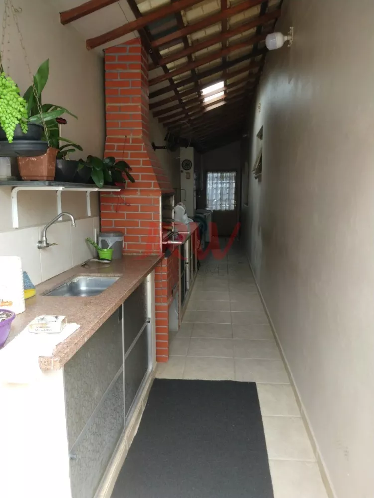 Casa à venda com 4 quartos, 226m² - Foto 13