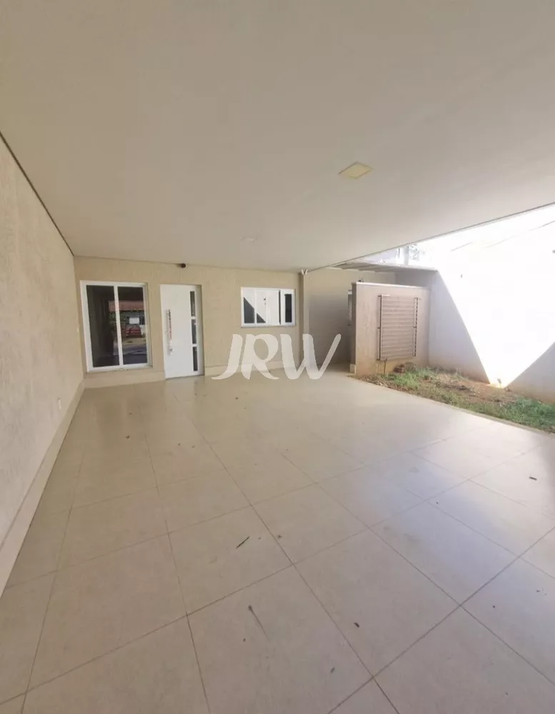 Casa à venda com 3 quartos, 123m² - Foto 1