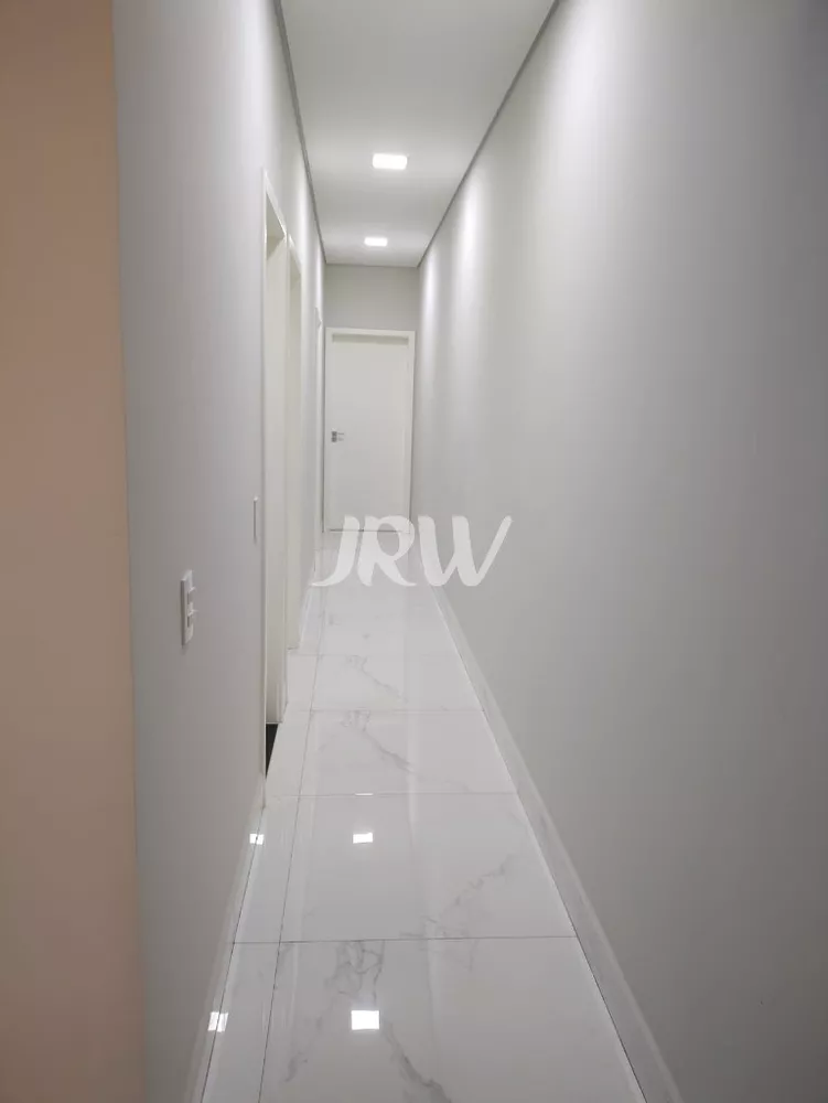 Casa à venda com 3 quartos, 210m² - Foto 4