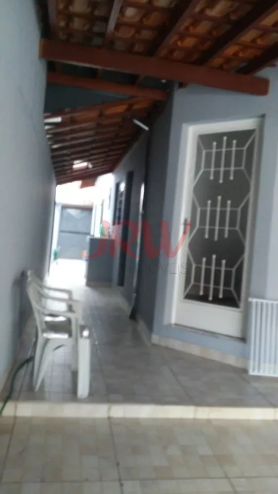 Casa à venda com 2 quartos, 130m² - Foto 2