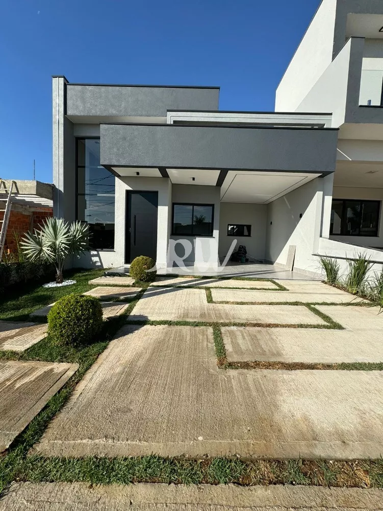 Casa à venda com 3 quartos, 224m² - Foto 2