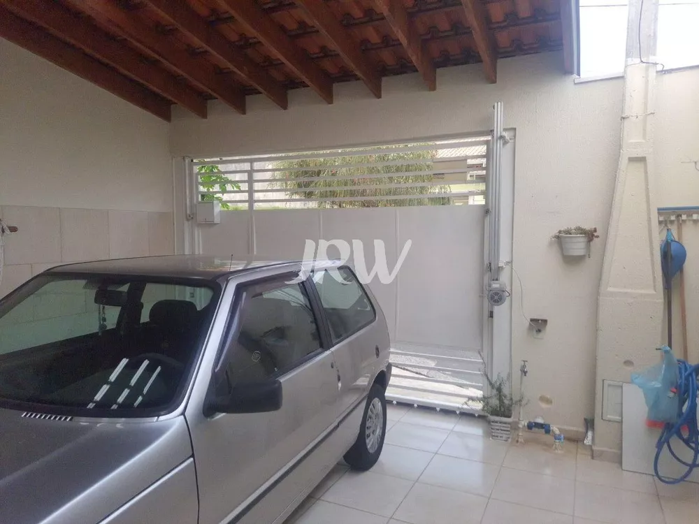 Casa à venda com 3 quartos, 100m² - Foto 2