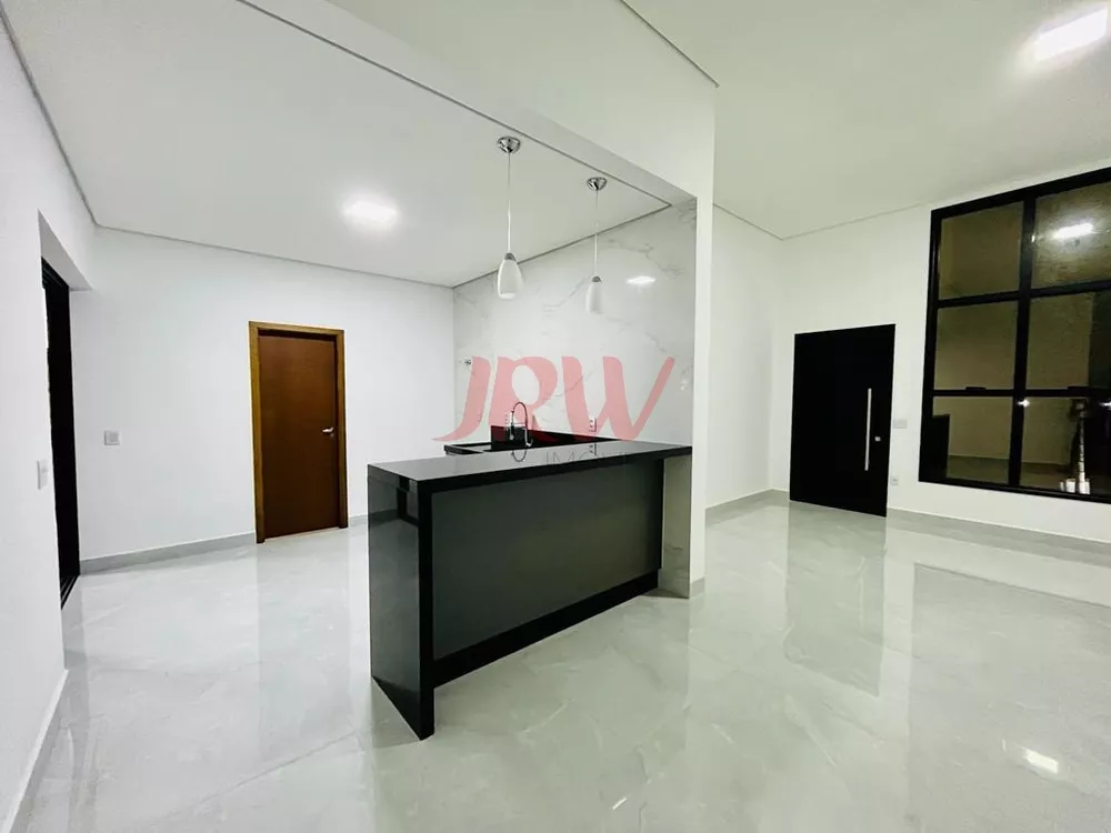 Casa à venda com 3 quartos, 305m² - Foto 1