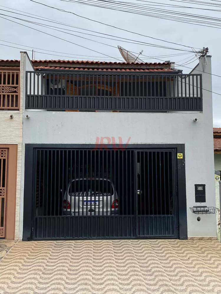 Casa à venda com 2 quartos, 125m² - Foto 1