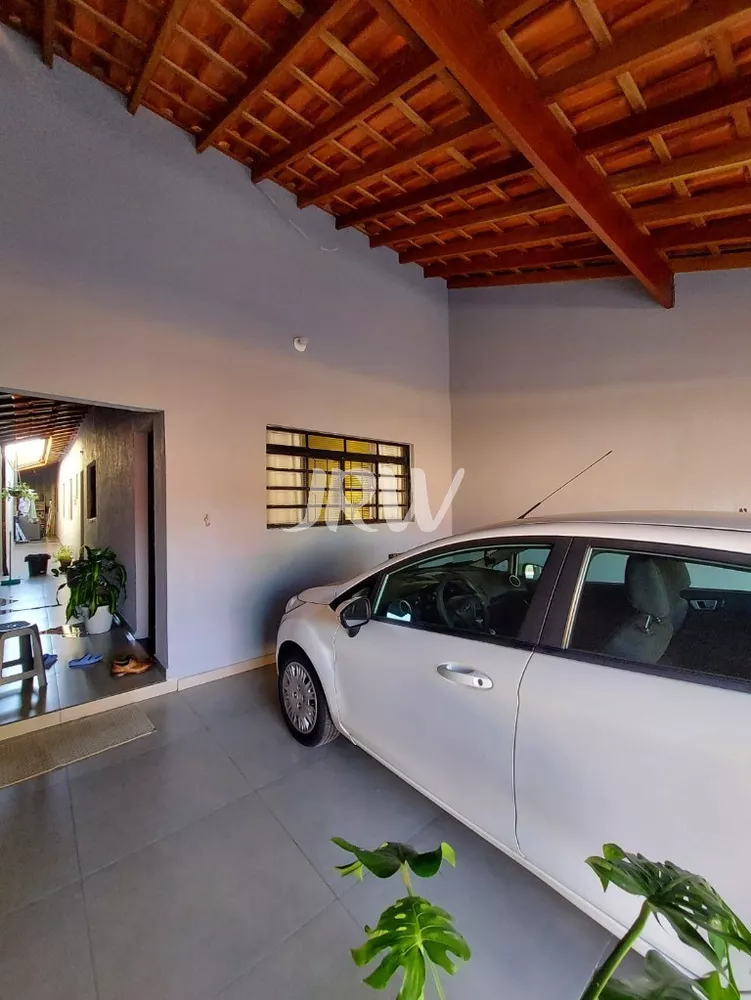 Casa à venda com 3 quartos, 125m² - Foto 2