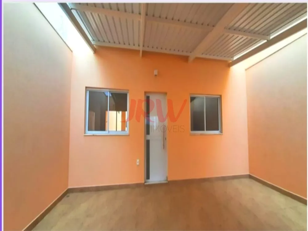 Casa à venda com 3 quartos, 150m² - Foto 2