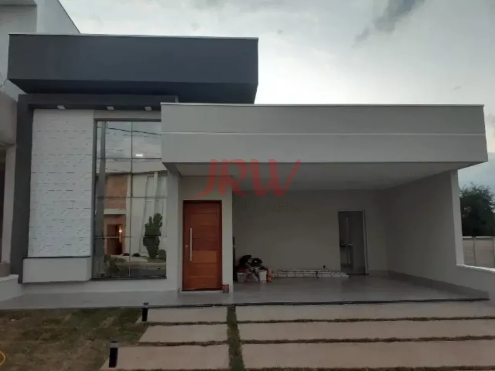 Casa à venda com 3 quartos, 182m² - Foto 1