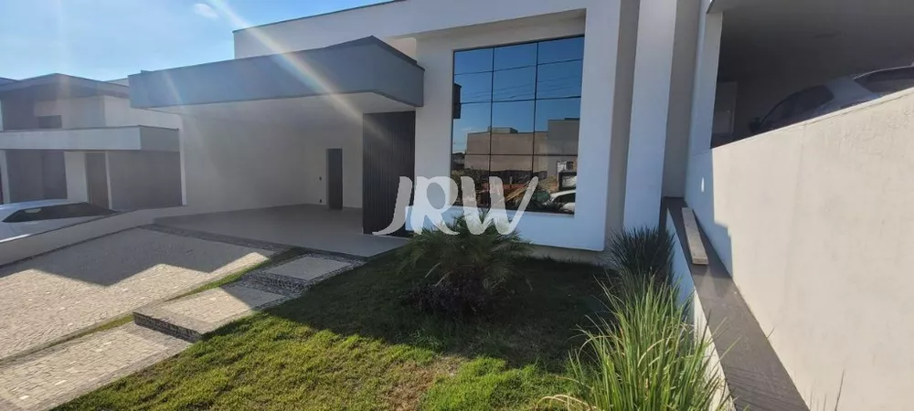 Casa à venda com 3 quartos, 300m² - Foto 2