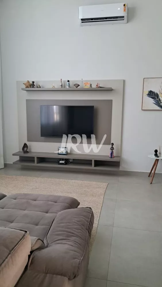 Casa à venda com 3 quartos, 300m² - Foto 2