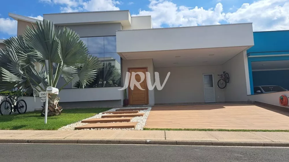 Casa à venda com 3 quartos, 300m² - Foto 1