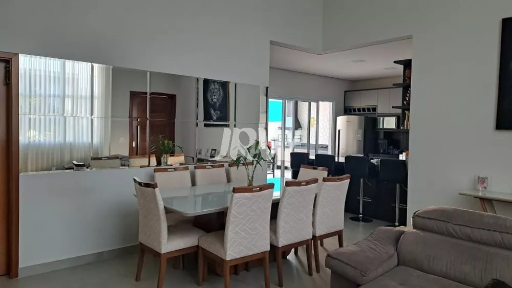 Casa à venda com 3 quartos, 300m² - Foto 4