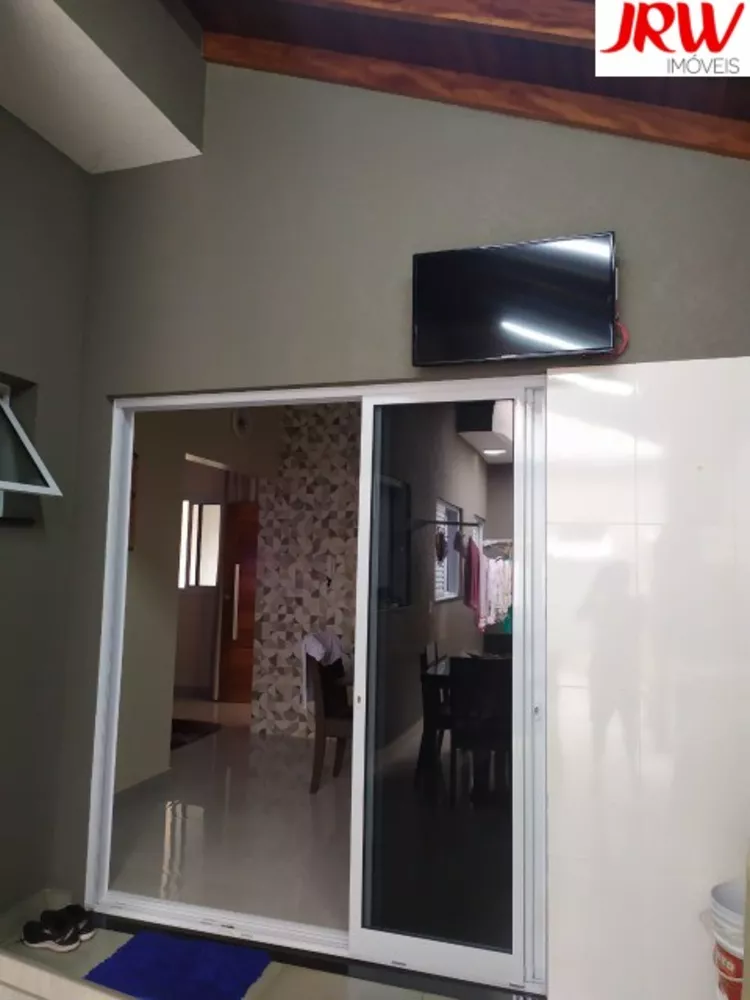 Casa à venda com 3 quartos, 138m² - Foto 2