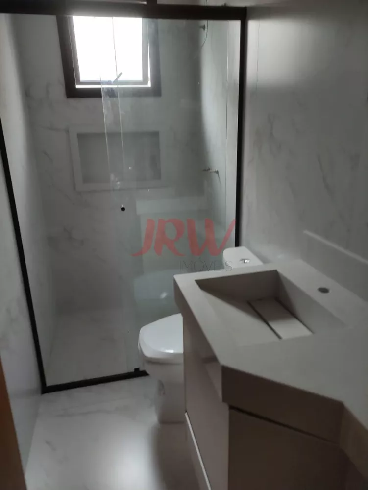 Casa à venda com 3 quartos, 175m² - Foto 2