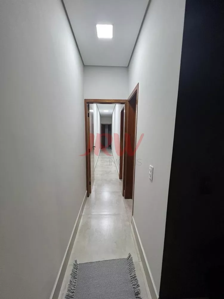 Casa à venda com 3 quartos, 203m² - Foto 2