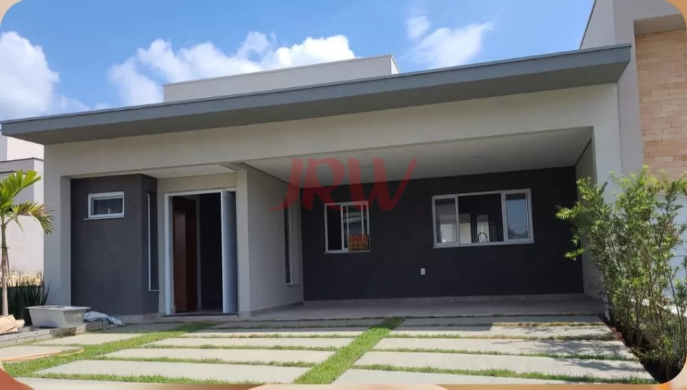 Casa à venda com 3 quartos, 141m² - Foto 1