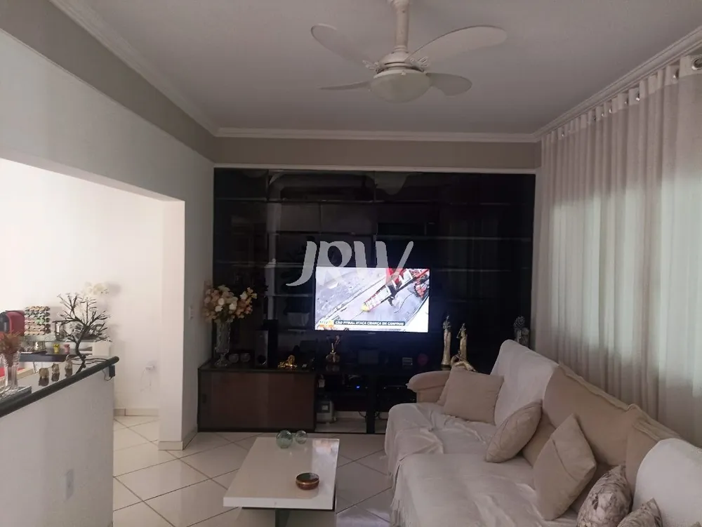 Casa, 2 quartos, 228 m² - Foto 1