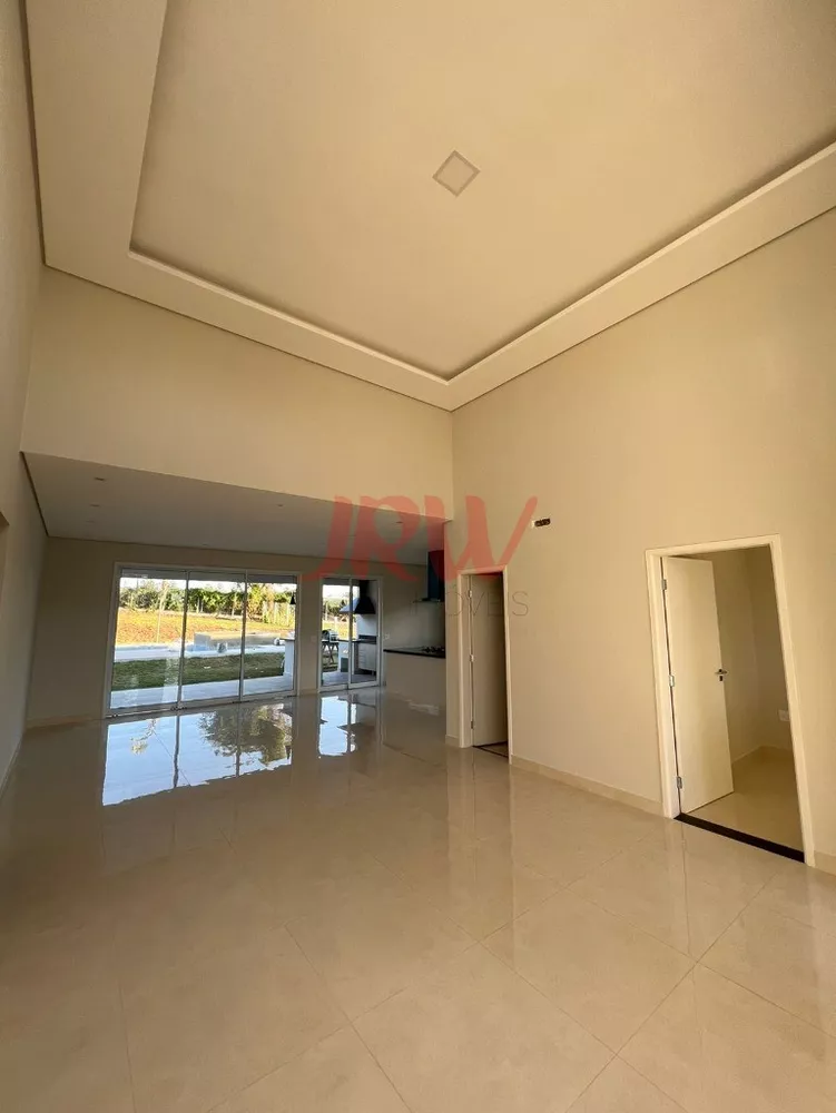 Casa à venda com 3 quartos, 1000m² - Foto 4